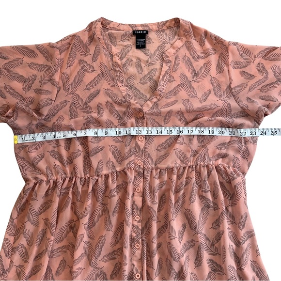 ❌SOLD❌Torrid Lexie Babydoll Chiffon Tunic Pink Feather Print Plus 2 18 to 20 2X - Picture 12 of 17